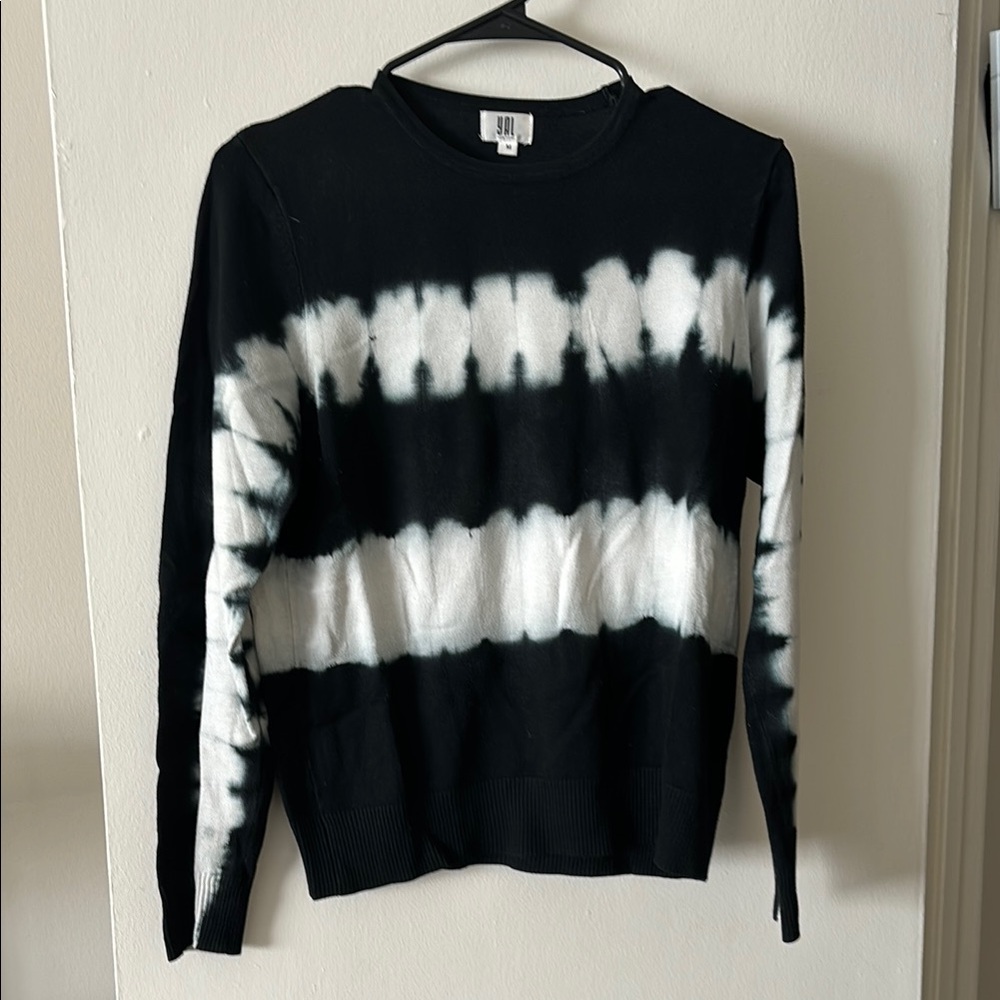 Black and White Crew Neck Tie-Dye Sweater